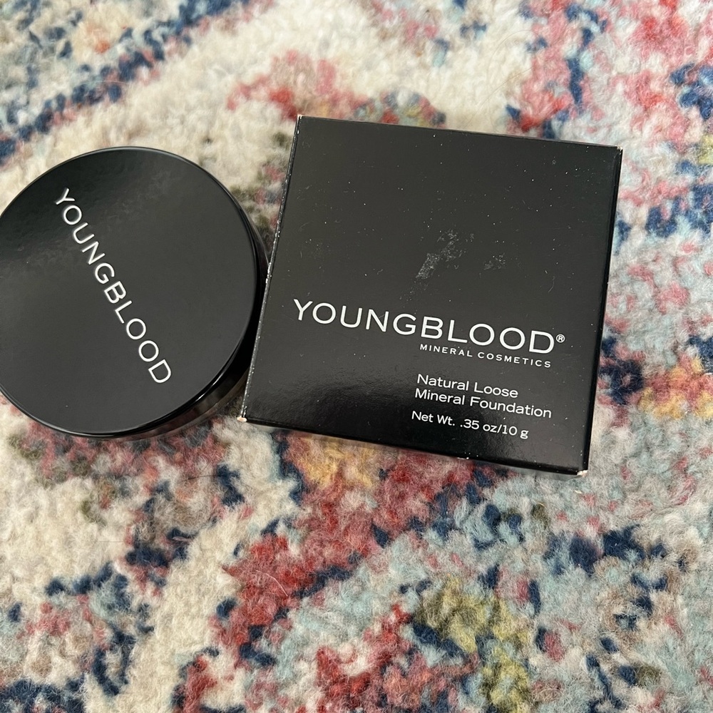 Shade Honey Youngblood natural loose mineral foundation